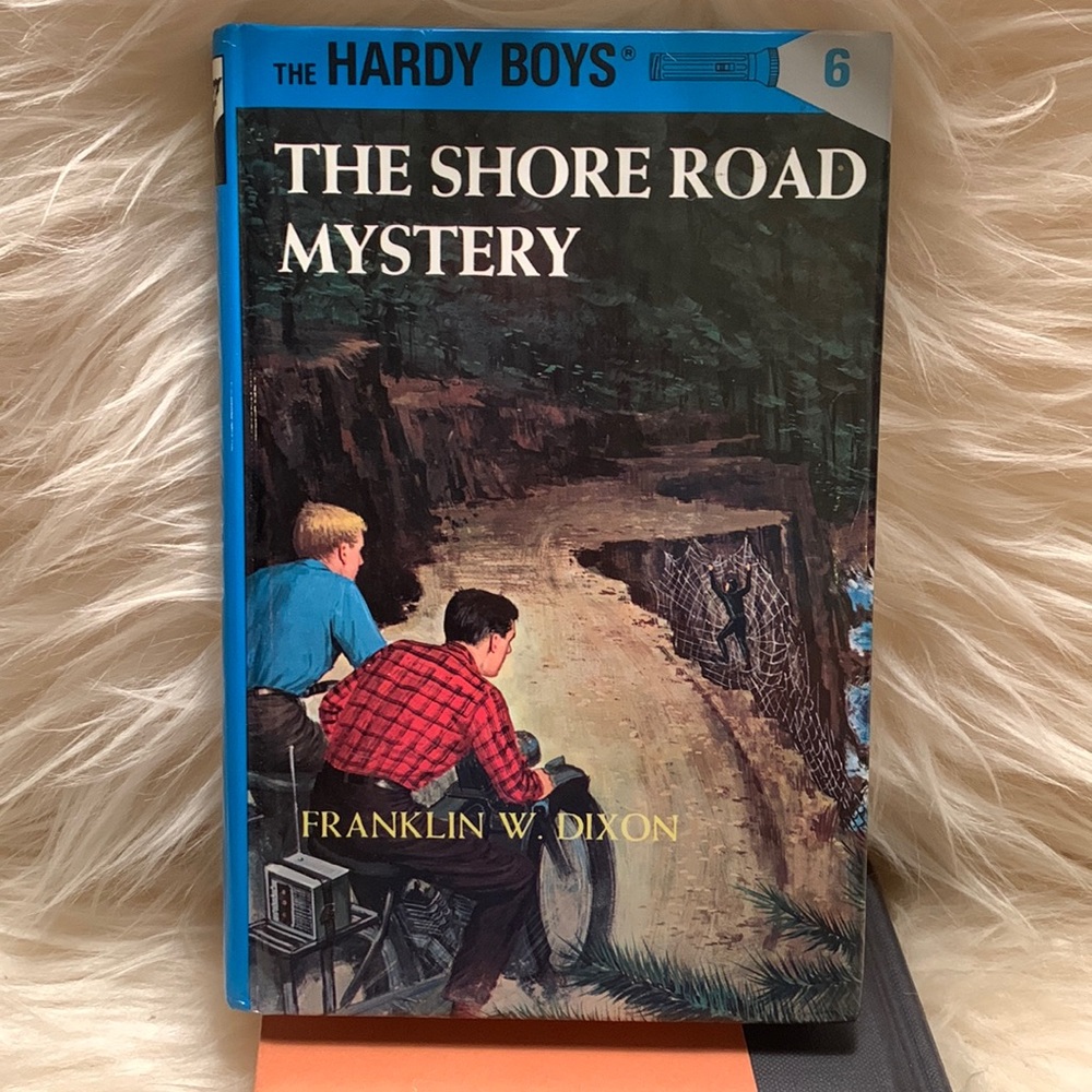 The hardy boys #6. The shore Road mystery